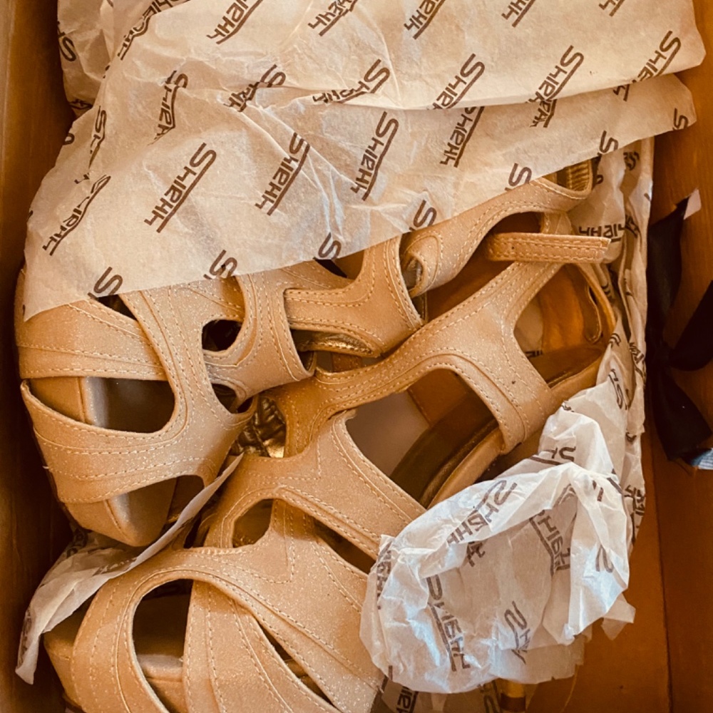 Heels - Picture 2 of 6